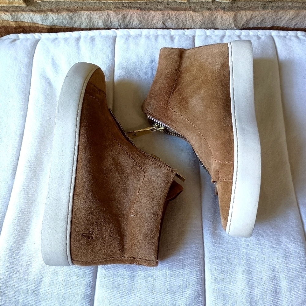 Frye Lena Zip High Top Sneaker size 7